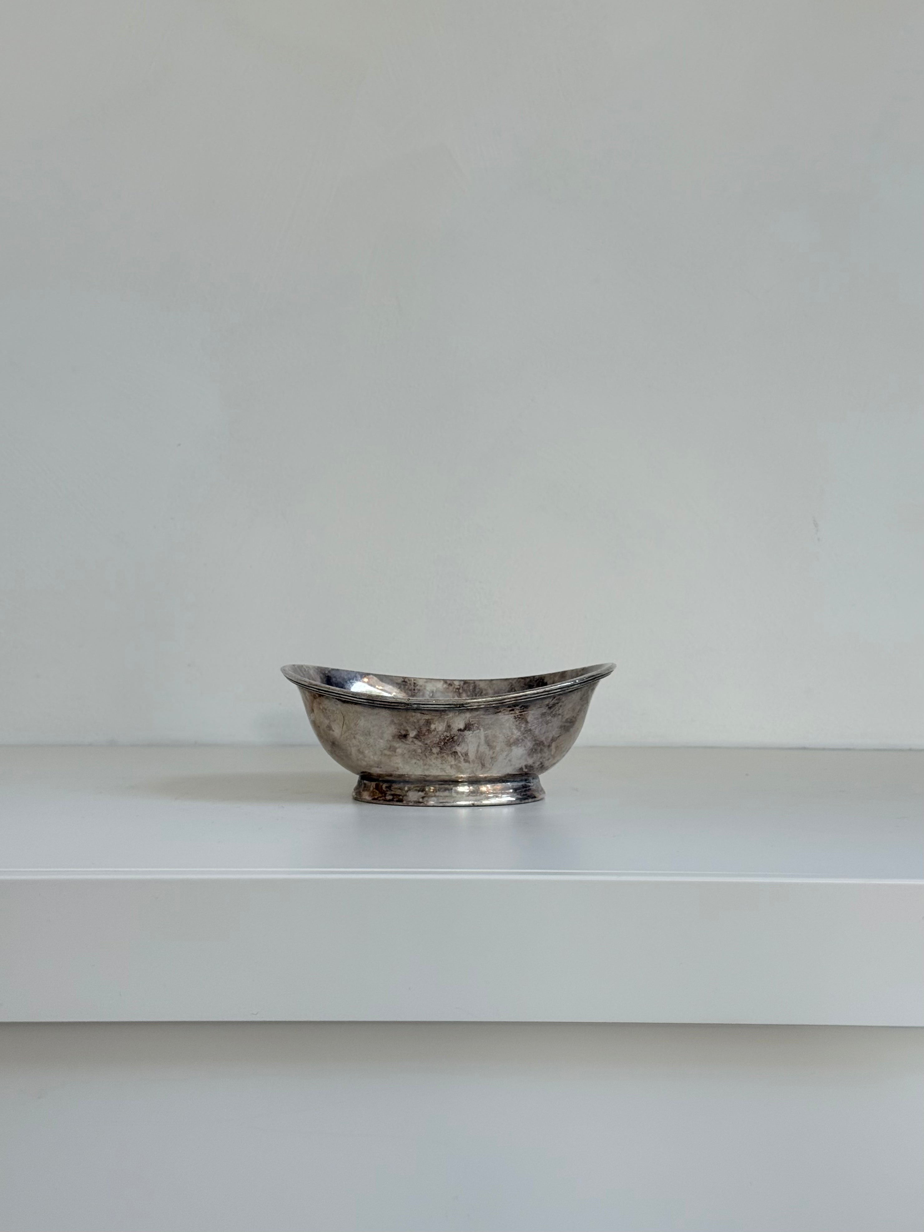 oblong bowl