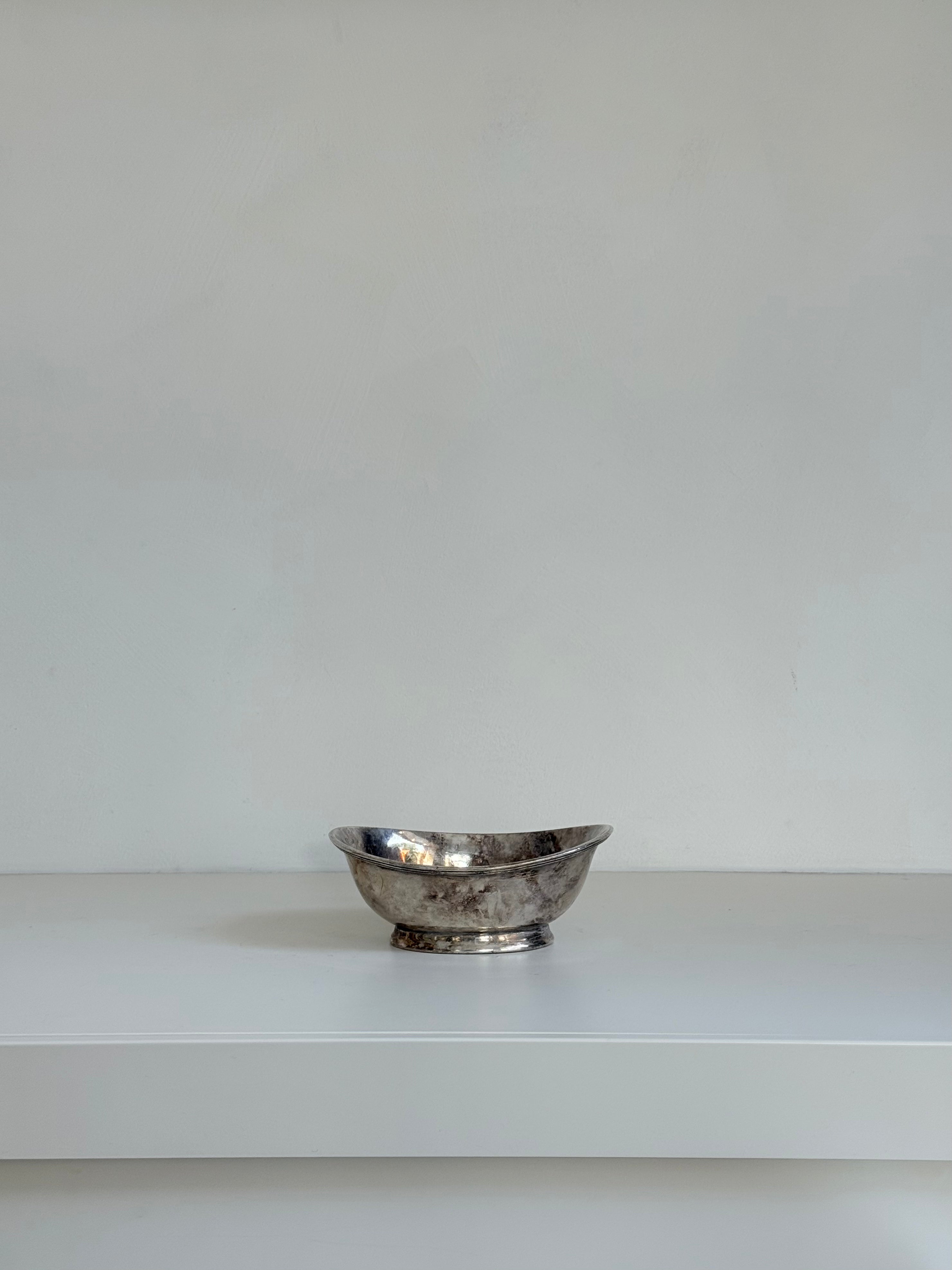 oblong bowl
