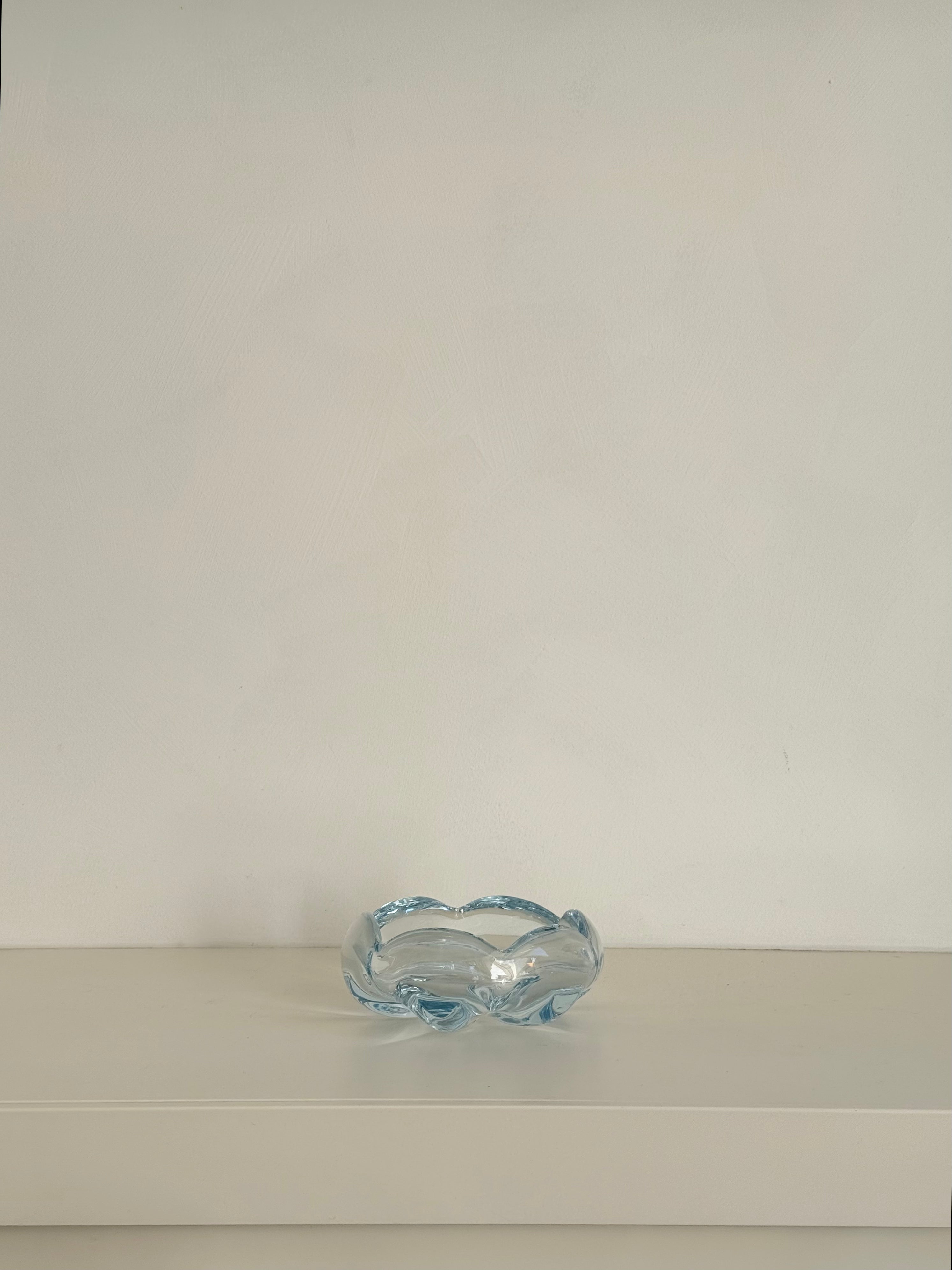 light blue glass bowl by vicke lindstrand