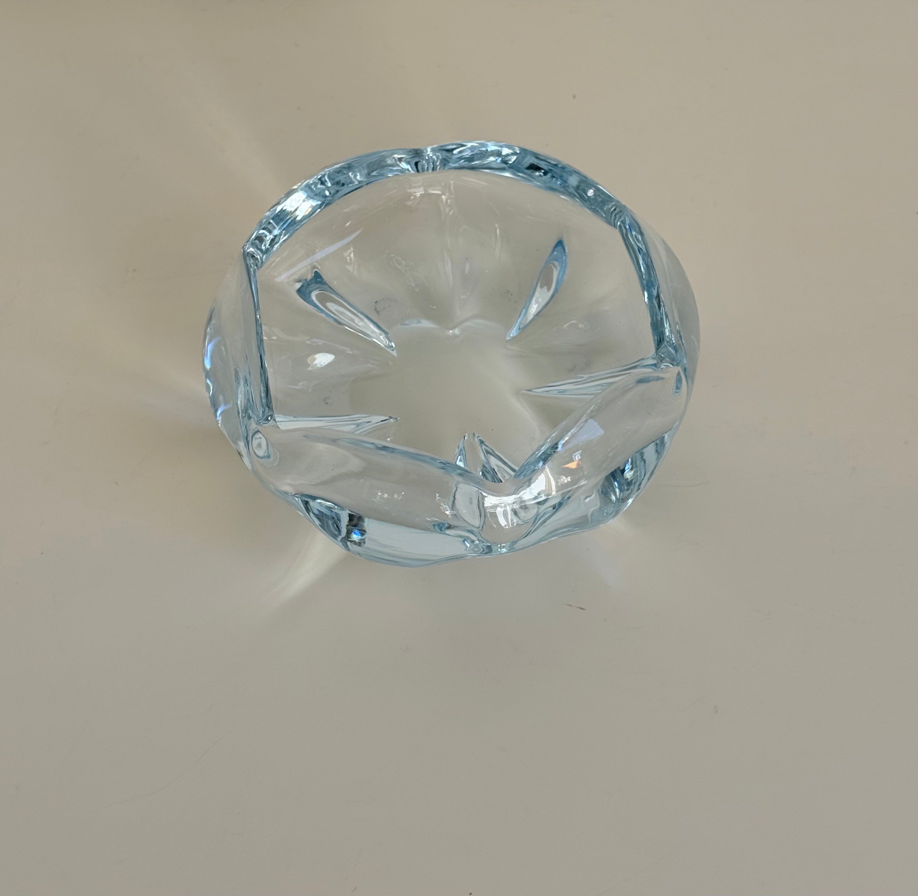 light blue glass bowl by vicke lindstrand